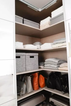 Schwebetüreneckschrank Quadra